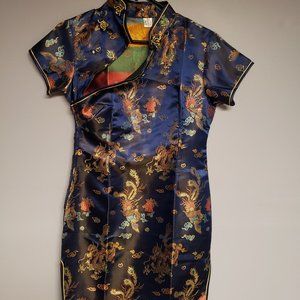 Stunning Chinese dress with dragon embroidery